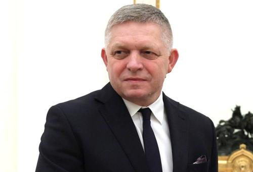 Фицо заявил, что представители словацкой оппозиции, посетившие Киев, ставят интересы Украины выше национальных