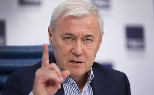 Депутат ГД Анатолий Аксаков предложил создать список тех, над чьими финансовыми операциями нужен особый контроль и ограничения