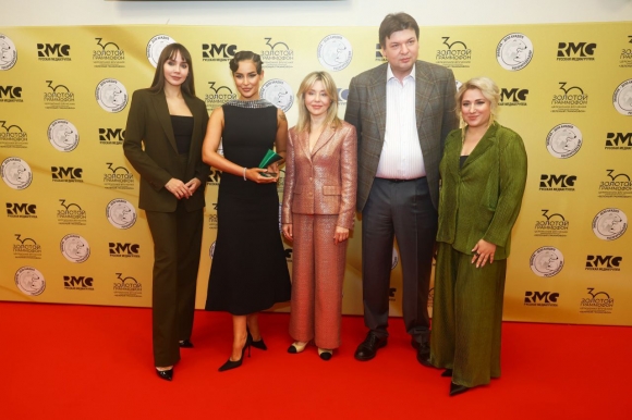 Светлана Радионова вручила &laquo;Зеленый Граммофон&raquo; певице Севиль