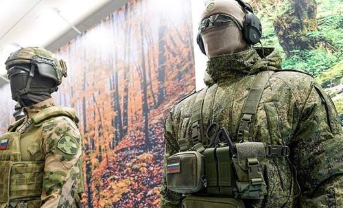 Около 500 заводов шьют новую форму для бойцов СВО