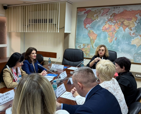 Женские социальные инициативы и демографическая политика: пути к устойчивому развитию общества