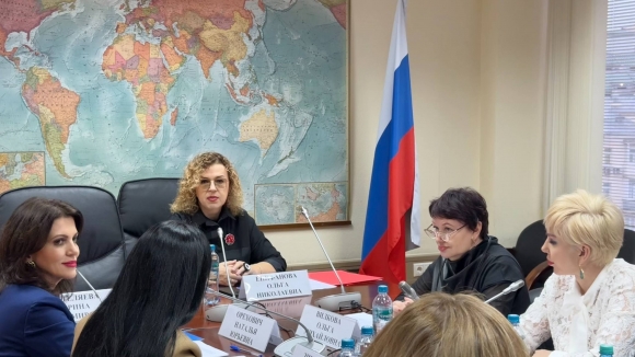 Женские социальные инициативы и демографическая политика: пути к устойчивому развитию общества