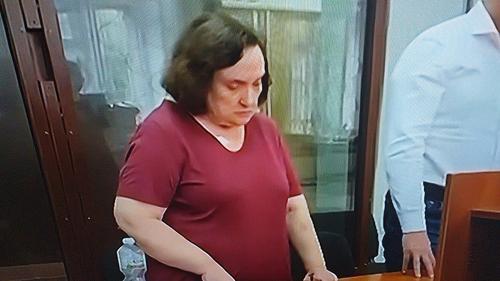 По делу бывшей судьи Елены Золотаревой изъяли золотые и серебренные слитки, драгоценности и дорогие часы