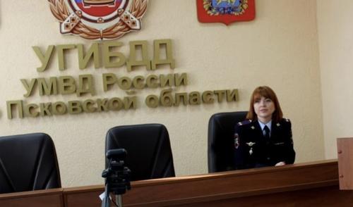 Псковский адвокат отсудил у скорой помощи, спешившей с пациенткой, 570 000 рублей за столкновение: при этом вина лежала на водителе Porsche Cayenne