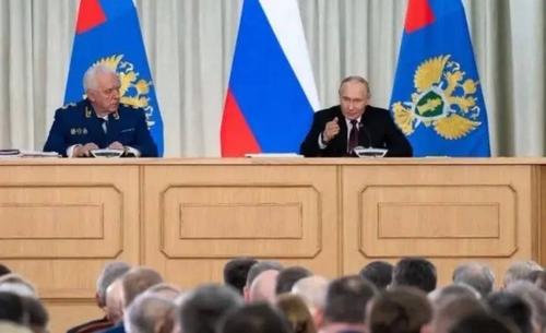 Тыловые коррупционеры под прицелом прокуратуры: Гуцан потребовал проверить, кто из осуждённых &laquo;отсиживается в тылу&raquo;