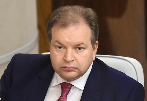 В списках Форбс не значился